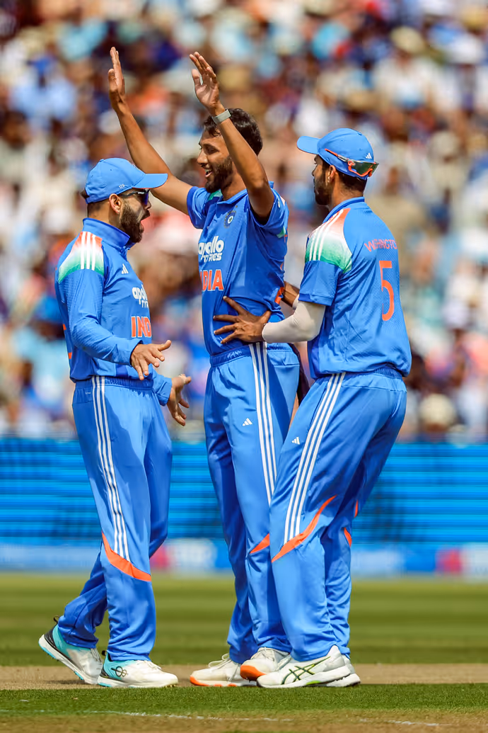 Ind vs Eng: गेंदबाजों ने तोड़ी इंग्लैंड की कमर, 5 PHOTO में देखें टीम इंडिया का जश्न