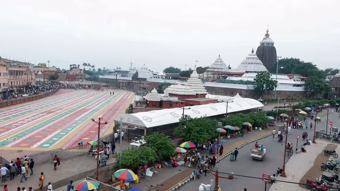 पुरी में तैयार हो रहा भगवान जगन्नाथ का रथ, 6 PHOTO में देखें रथयात्रा की तैयारी