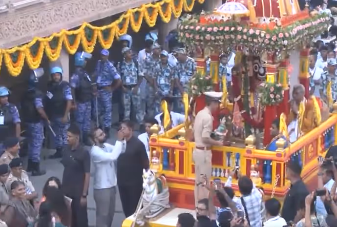Jagannath Rath Yatra: अहमदाबाद में निकली भव्य रथयात्रा, 8 PHOTO में देखें भ्रमण पर कैसे निकले भगवान जगन्नाथ