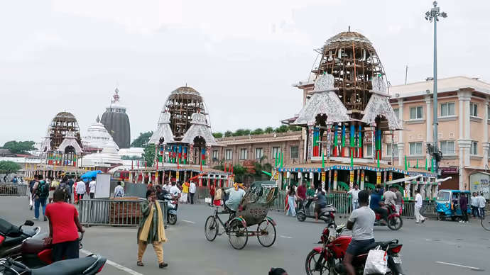 Puri Rath Yatra 2026: रथ यात्रा से ठीक पहले 5 PHOTO में देखें पुरी का भव्य नजारा