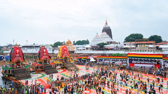 Puri Rath Yatra 2026: रथ यात्रा से ठीक पहले 5 PHOTO में देखें पुरी का भव्य नजारा