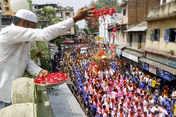 Rath Yatra: पुरी से अहमदाबाद, 10 PHOTO में अलग-अलग शहरों में कैसे निकली भगवान जगन्नाथ की रथयात्रा