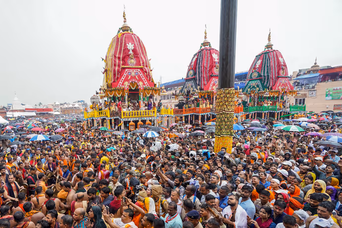 Rath Yatra: पुरी से अहमदाबाद, 10 PHOTO में अलग-अलग शहरों में कैसे निकली भगवान जगन्नाथ की रथयात्रा