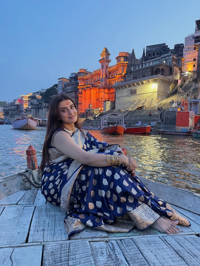 महादेव के दरबार पहुंचीं अक्षरा सिंह, 6 Photos में दिखें भोजपुरी क्वीन का ट्रेडिशनल लुक