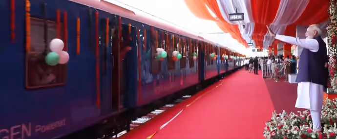 हाइड्रोजन ट्रेन चलाने वाला दुनिया का 5वां देश बना भारत, 10 PHOTO में देखें ट्रेन की खास तस्वीरें