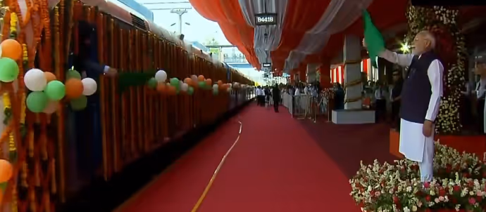 हाइड्रोजन ट्रेन चलाने वाला दुनिया का 5वां देश बना भारत, 10 PHOTO में देखें ट्रेन की खास तस्वीरें