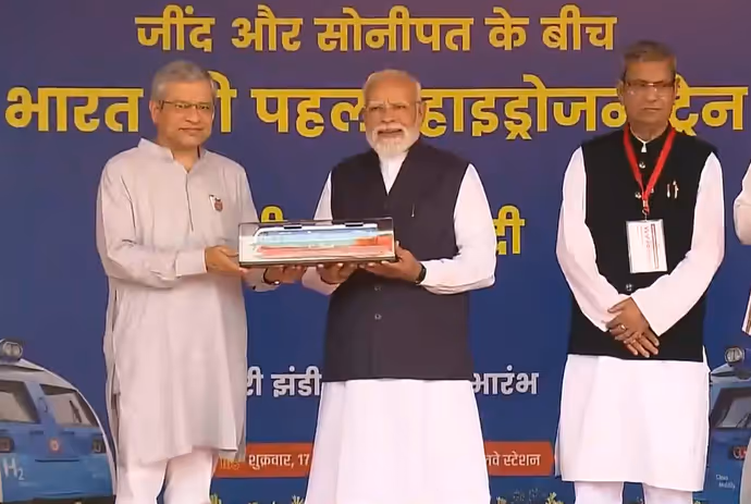 हाइड्रोजन ट्रेन चलाने वाला दुनिया का 5वां देश बना भारत, 10 PHOTO में देखें ट्रेन की खास तस्वीरें