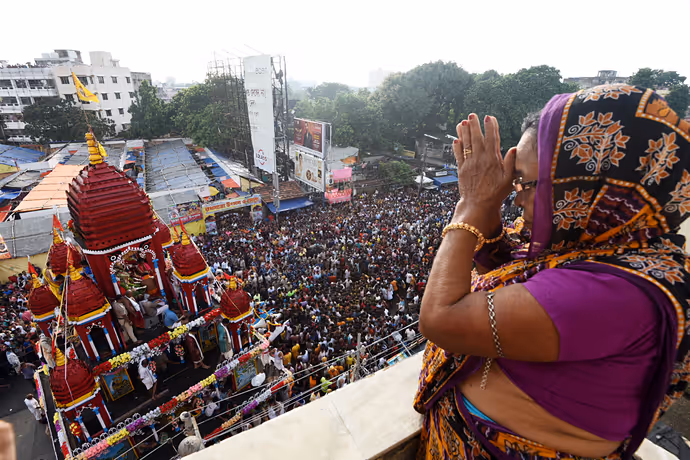 Puri Rath Yatra 2nd Day: दूसरे दिन पुरी पहुंचे 12 लाख श्रद्धालु, 8 PHOTO में रथयात्रा की भव्य तस्वीरें