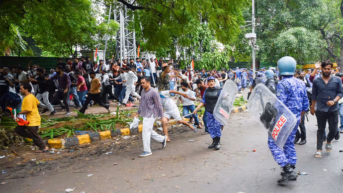 CJP Protest: पुलिस ने दौड़ा-दौड़ाकर पीटा, कइयों के फूटे सिर..7 PHOTO में देखें जंतर-मंतर का हाल