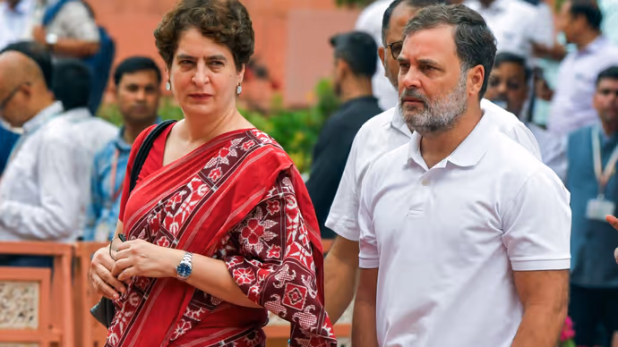 संसद का मानसून सत्र: पहले दिन कंगना की गजब एंट्री, डिंपल- प्रिया सरोज के अंदाज ने जीता दिल, देखें फोटोज