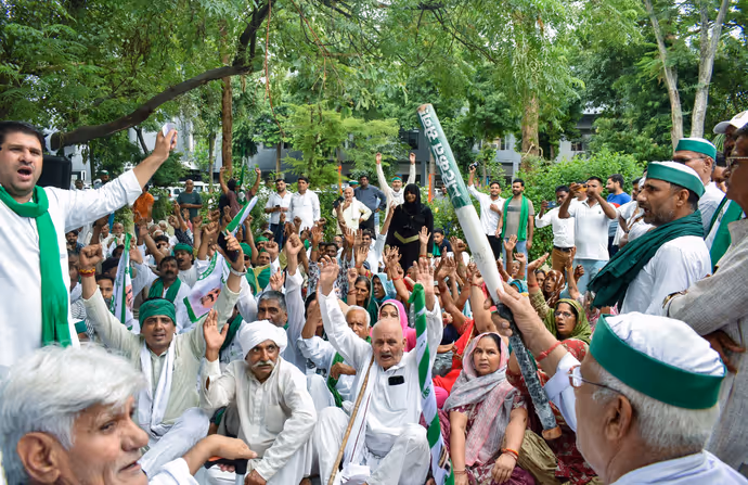 राहुल गांधी से CJP और किसान तक...पूरे देशभर में दिल्ली की इन 5 तस्वीरों की चर्चा