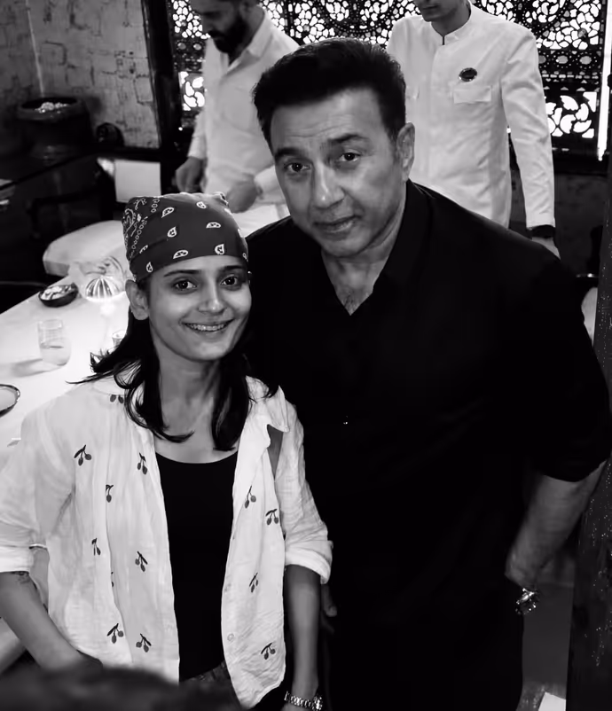 Sunny Deol New Pics: क्लीन शेव में दिखे सनी देओल, 7 PHOTO में सनी पाजी का डिफरेंट अवतार