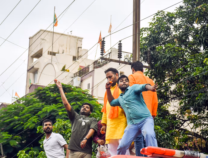 CJP Protest: कहीं पुलिस ने घसीटा तो कहीं सुरक्षाबलों से भिड़े, 8 PHOTO में कैसे निकला स्टूडेंट का गुस्सा