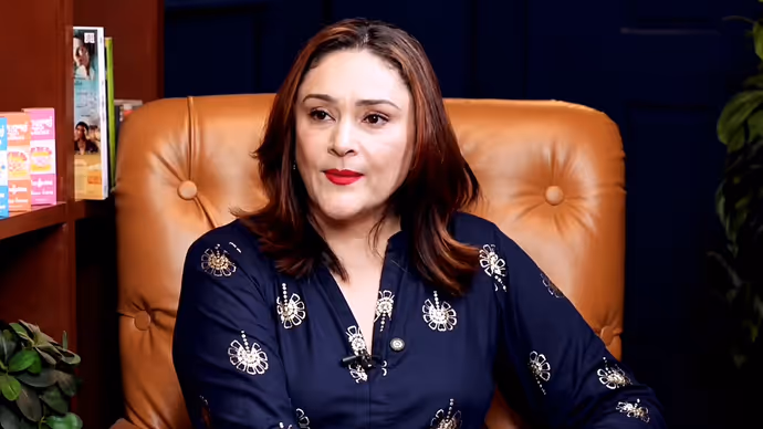 कौन हैं आमिर खान की एक्स-भाभी ईवा ग्रोवर, जिन्हें पति ने कहा था- डायरेक्टर के साथ सोना पड़ेगा!