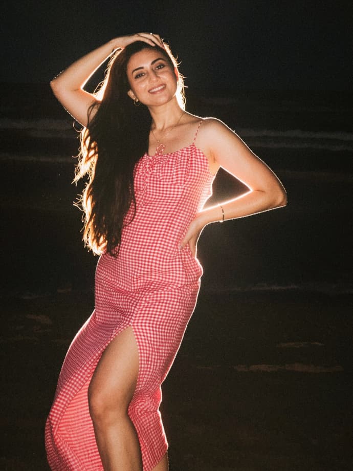 'पुष्पा इम्पॉसिबल' की कादंबरी की ये 6 PHOTO देख चौंके फैन्स, बोले- यकीन नहीं होता इतनी जवान हो?