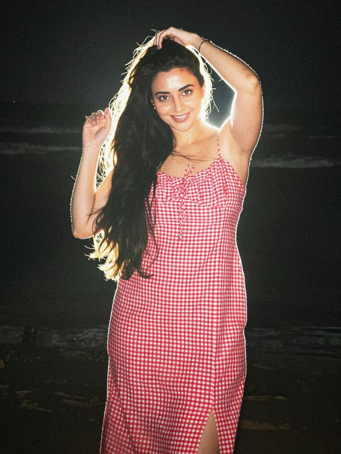 'पुष्पा इम्पॉसिबल' की कादंबरी की ये 6 PHOTO देख चौंके फैन्स, बोले- यकीन नहीं होता इतनी जवान हो?