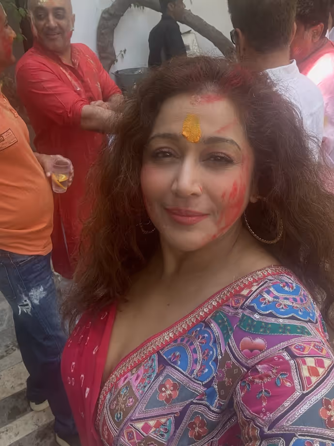 34 साल में इतनी बदल गई 'जान तेरे नाम' की एक्ट्रेस, 8 PHOTO में फरहीन का लेटेस्ट LOOK