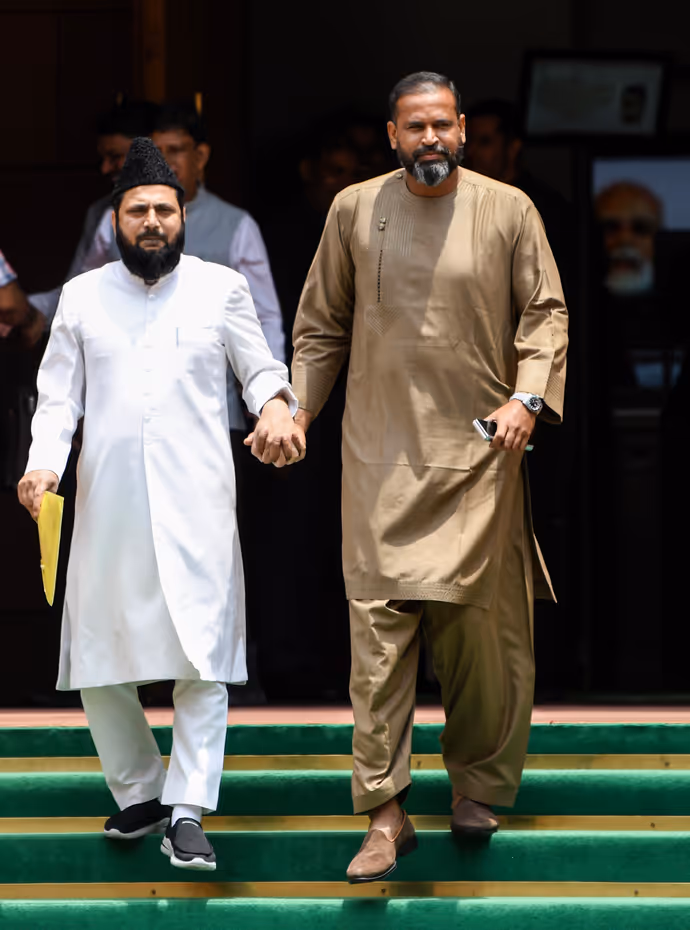 कंगना का साड़ी स्वैग तो रवि किशन का देसी ठाठ! 10 PHOTO में सांसदों का सबसे हटकर अंदाज