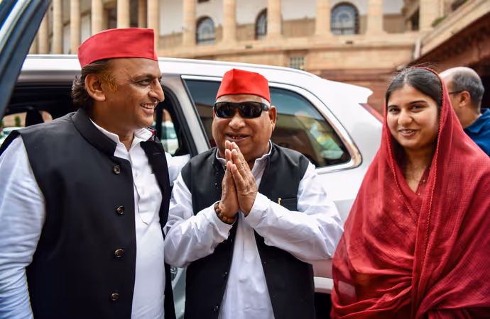 PHOTO NEWS: सरकार को CJP का अल्टीमेटम-संसद में बवाल, 12 तस्वीरों में देखें देश में कहां क्या हुआ?