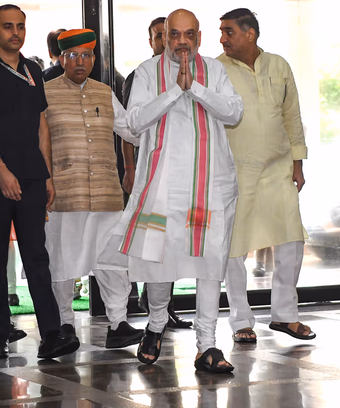 'मंगल मिलन' में भारत की 'तिकड़ी' का गहन चिंतन, 9 PHOTO में देखें BJP के बाकी नेताओं का अंदाज