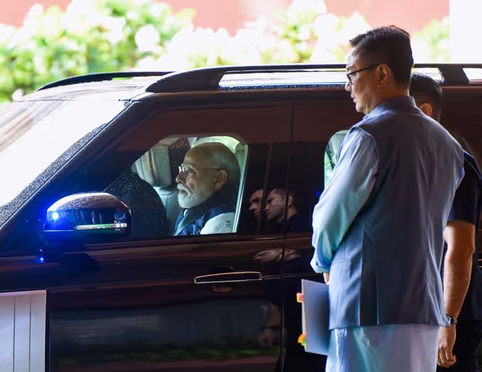'मंगल मिलन' में भारत की 'तिकड़ी' का गहन चिंतन, 9 PHOTO में देखें BJP के बाकी नेताओं का अंदाज