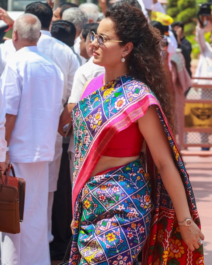 5 Photos: कंगना रनौत का सबसे महंगा संसद लुक? यूजर ने बताया बैग से लेकर घड़ी तक का रेट