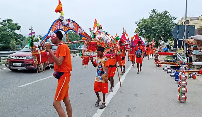 PHOTO NEWS: कहीं गुस्सा-कहीं हंसी..संसद से सड़क तक कैसे मचा बवाल, 10 तस्वीरों में देश का हाल