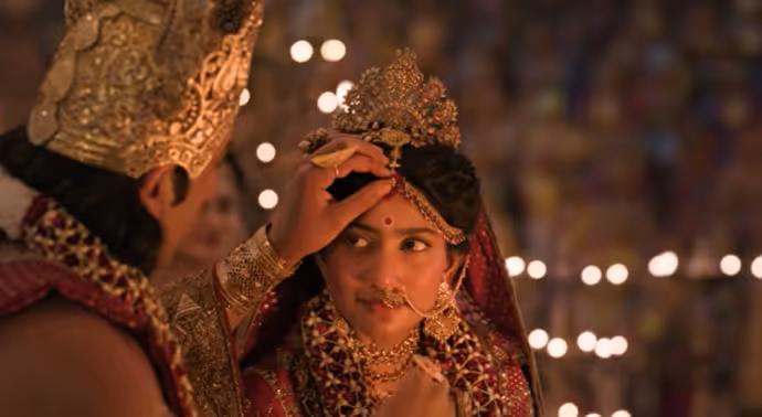 8 Photos: सामने आया 'रामायणम् पार्ट 1' की सीता का लुक, साई पल्लवी ने जीता दिल या नहीं?