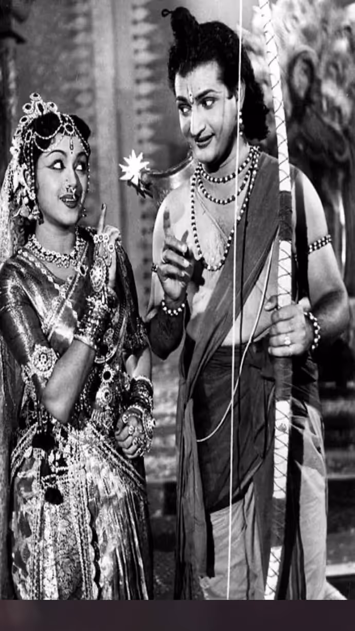 10 PHOTO : क्या अरुण गोविल का नं. 1 राम वाला खिताब छीनेंगे रणबीर कपूर? ये 8 सितारे हो चुके फेल