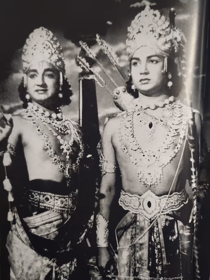 10 PHOTO : क्या अरुण गोविल का नं. 1 राम वाला खिताब छीनेंगे रणबीर कपूर? ये 8 सितारे हो चुके फेल