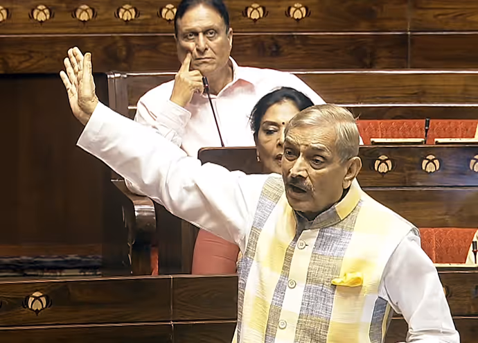 लोकसभा और राज्यसभा में दिग्गज नेताओं की 20 अग्रेसिव तस्वीर, देखें कौन-कौन खो बैठा आपा?