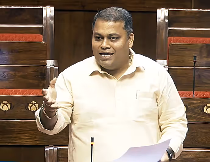लोकसभा और राज्यसभा में दिग्गज नेताओं की 20 अग्रेसिव तस्वीर, देखें कौन-कौन खो बैठा आपा?