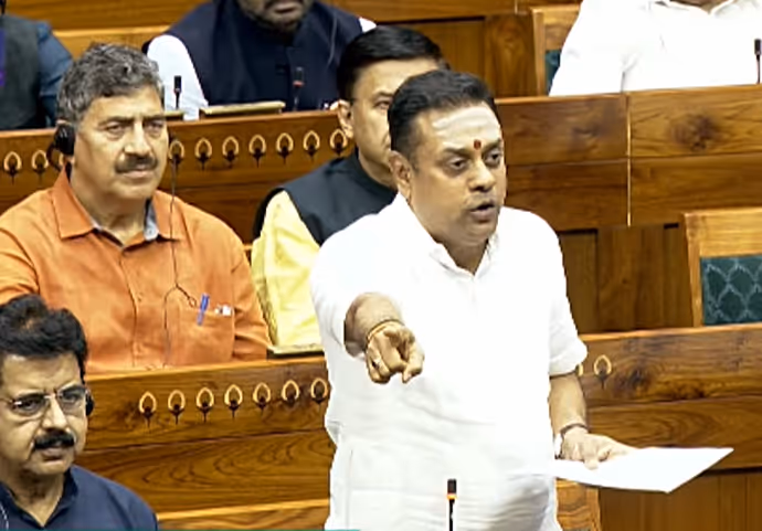 लोकसभा और राज्यसभा में दिग्गज नेताओं की 20 अग्रेसिव तस्वीर, देखें कौन-कौन खो बैठा आपा?
