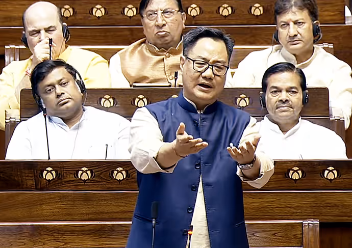 लोकसभा और राज्यसभा में दिग्गज नेताओं की 20 अग्रेसिव तस्वीर, देखें कौन-कौन खो बैठा आपा?