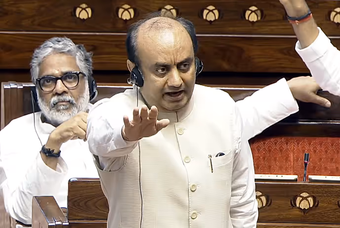 लोकसभा और राज्यसभा में दिग्गज नेताओं की 20 अग्रेसिव तस्वीर, देखें कौन-कौन खो बैठा आपा?