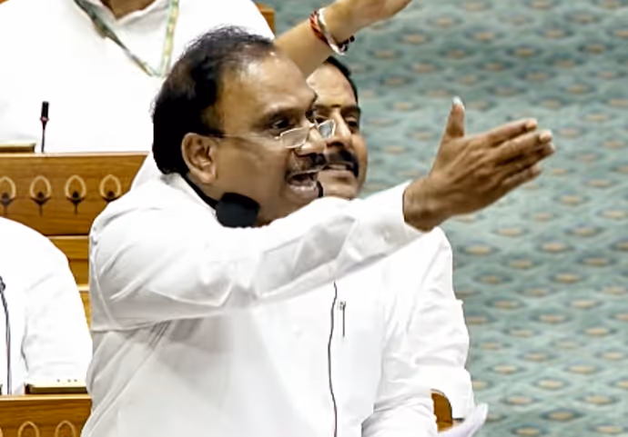 लोकसभा और राज्यसभा में दिग्गज नेताओं की 20 अग्रेसिव तस्वीर, देखें कौन-कौन खो बैठा आपा?