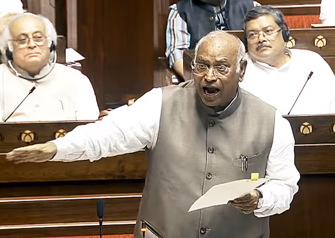 लोकसभा और राज्यसभा में दिग्गज नेताओं की 20 अग्रेसिव तस्वीर, देखें कौन-कौन खो बैठा आपा?