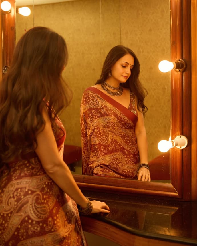 'ऑपरेशन सफेद सागर' की दीया मिर्जा ने साड़ी में फ्लॉन्ट किया संस्कार, 8 Photos में देखें खूबसूरती