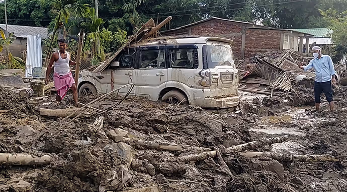 मानसून का कहर! अलकनंदा का रौद्र रूप और बारिश से तबाही की 8 खौफनाक तस्वीरें