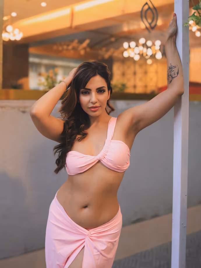 कौन हैं नवीना बोले, जिन्होंने बताया इंटीमेट सीन के पीछे का कड़वा सच! 7 PHOTO