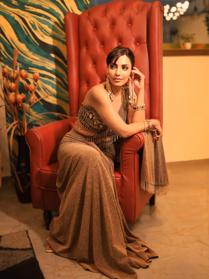 कौन हैं नवीना बोले, जिन्होंने बताया इंटीमेट सीन के पीछे का कड़वा सच! 7 PHOTO