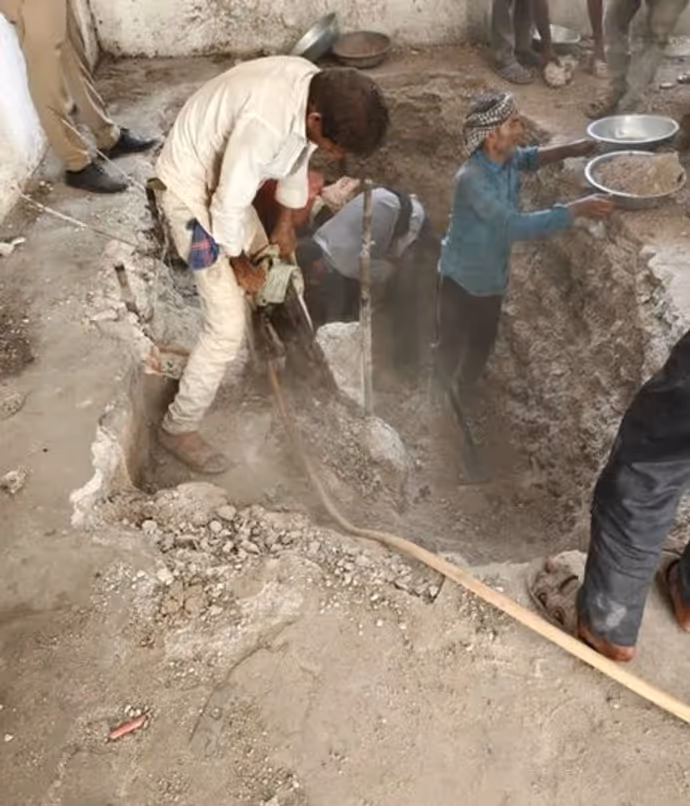ऑस्ट्रेलिया नहीं, 12 फीट नीचे दफन था पति! गुजरात का 'दृश्यम' जैसा हत्याकांड, देखें 9 भयावह तस्वीरें