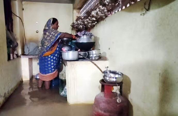 पुरी में जलप्रलय की 7 तस्वीरें: डूबे घर, उजड़ गईं जिंदगियां...कुदरत के कहर में हर तरफ सिर्फ तबाही