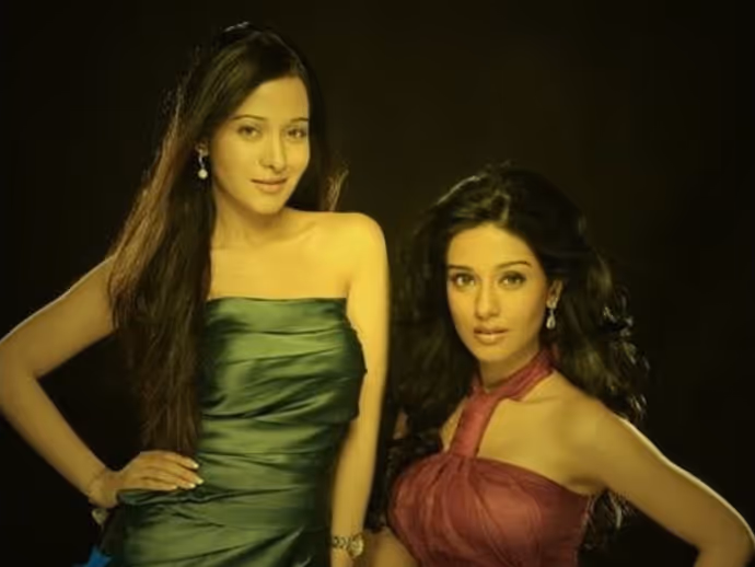 Sisters Day 2026: कोई गोल्फर, कोई आर्मी ऑफिसर, क्या करती हैं इन 10 हीरोइनों की ख़ूबसूरत बहनें