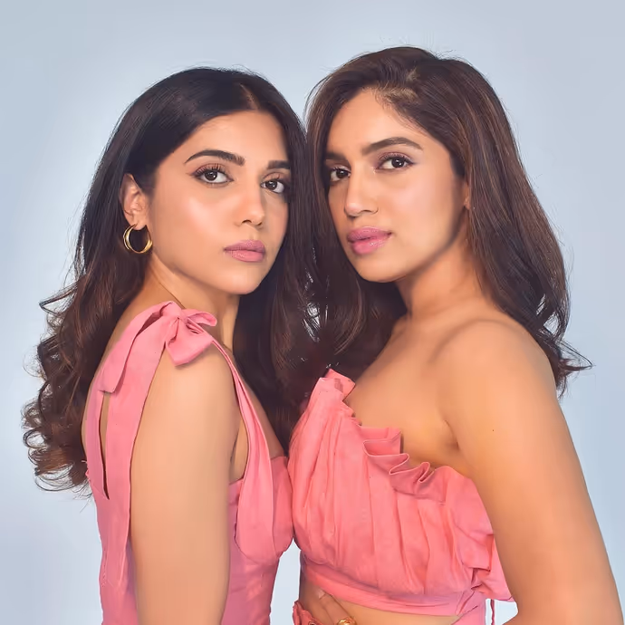 Sisters Day 2026: कोई गोल्फर, कोई आर्मी ऑफिसर, क्या करती हैं इन 10 हीरोइनों की ख़ूबसूरत बहनें