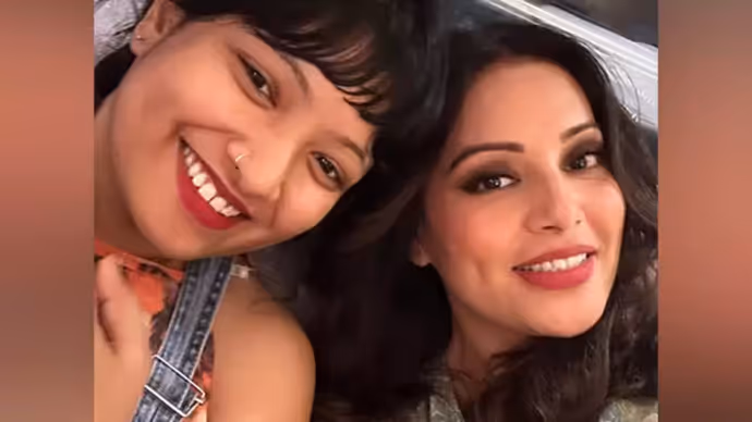 Sisters Day 2026: कोई गोल्फर, कोई आर्मी ऑफिसर, क्या करती हैं इन 10 हीरोइनों की ख़ूबसूरत बहनें