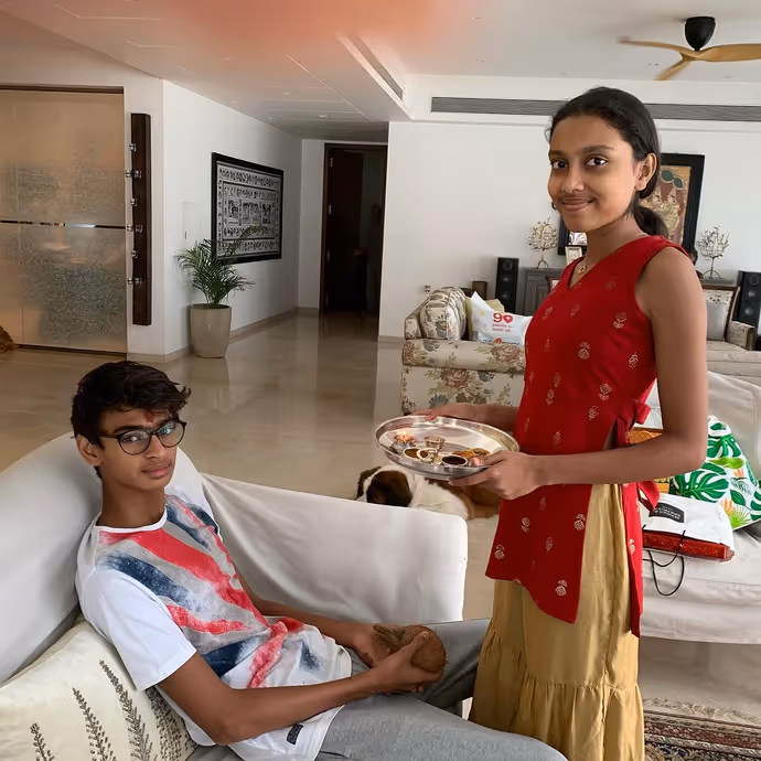 ₹17.5 करोड़ के इस आलीशान घर में रहते हैं माधवन, मेडिटेशन रूम से गार्डन तक 12 तस्वीरों में लग्जरी होम