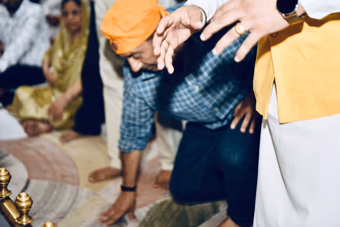 'बंटवारा 1947' रिलीज से पहले सनी देओल ने बेटे संग पटना साहिब में टेका मत्था, देखें 13 PHOTO
