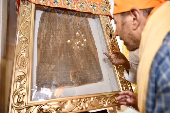 'बंटवारा 1947' रिलीज से पहले सनी देओल ने बेटे संग पटना साहिब में टेका मत्था, देखें 13 PHOTO