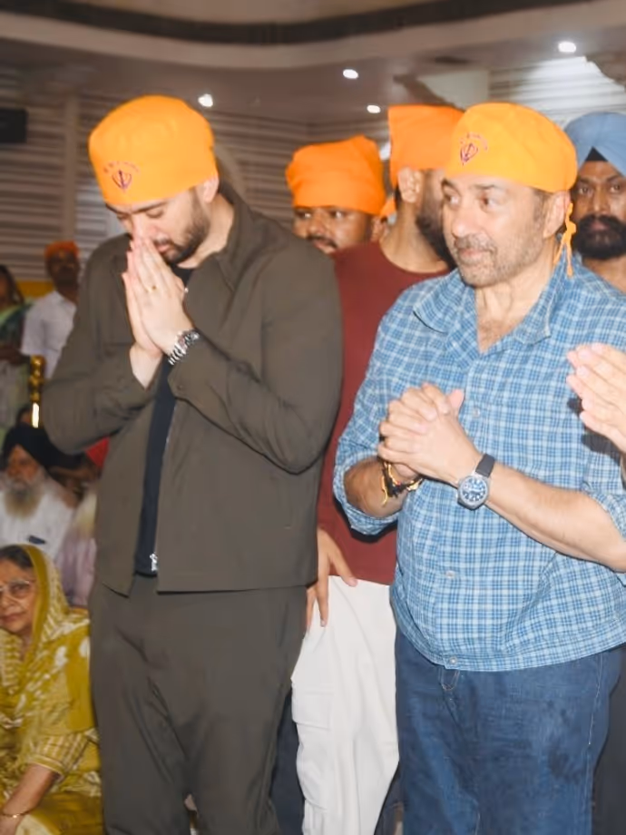 'बंटवारा 1947' रिलीज से पहले सनी देओल ने बेटे संग पटना साहिब में टेका मत्था, देखें 13 PHOTO